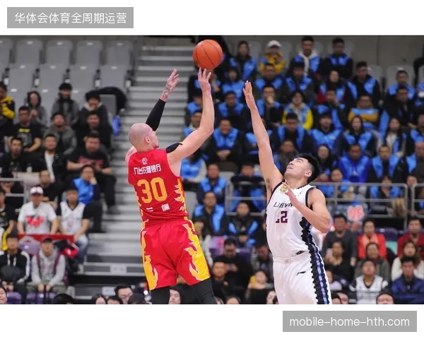 广东队本赛季暴露阵容衔接段问题,过多的非受迫性失误导致其防守反击战术失效 广东队本赛季暴露阵容衔接段问题,过多的非受迫性失误导致其防守反击战术失效